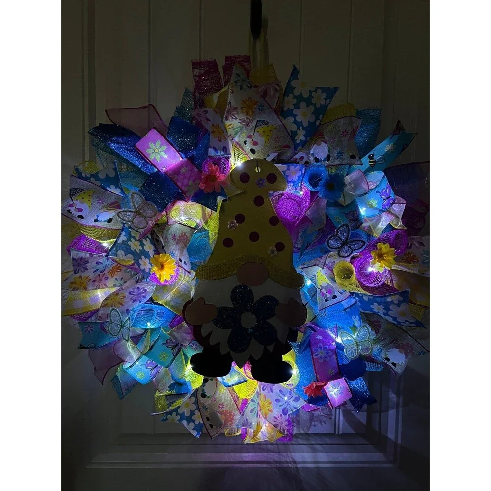 Handmade Spring/ Summer Daisy Butterfly Gnome Prelit Ribbon Wreath 22 in LED W2